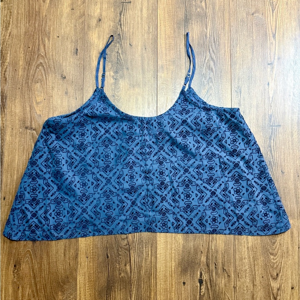 Hollister Women's Sleeveless Tank Top Navy Blue Velvet Pattern Size Large - Picture 4 of 5